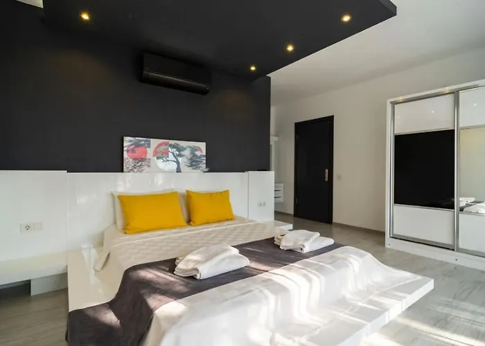Villa Koerdere 3 Bedroom Seaview With Private Pool Hot Tub