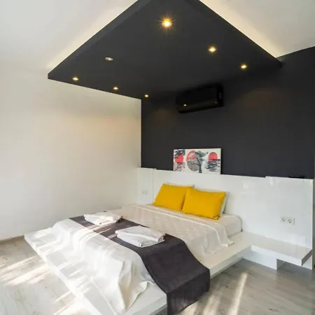 Villa Koerdere 3 Bedroom Seaview With Private Pool Hot Tub *